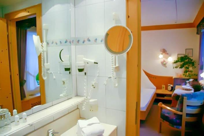 Hotel Restaurant Rengser Muehle Bergneustadt Chambre photo